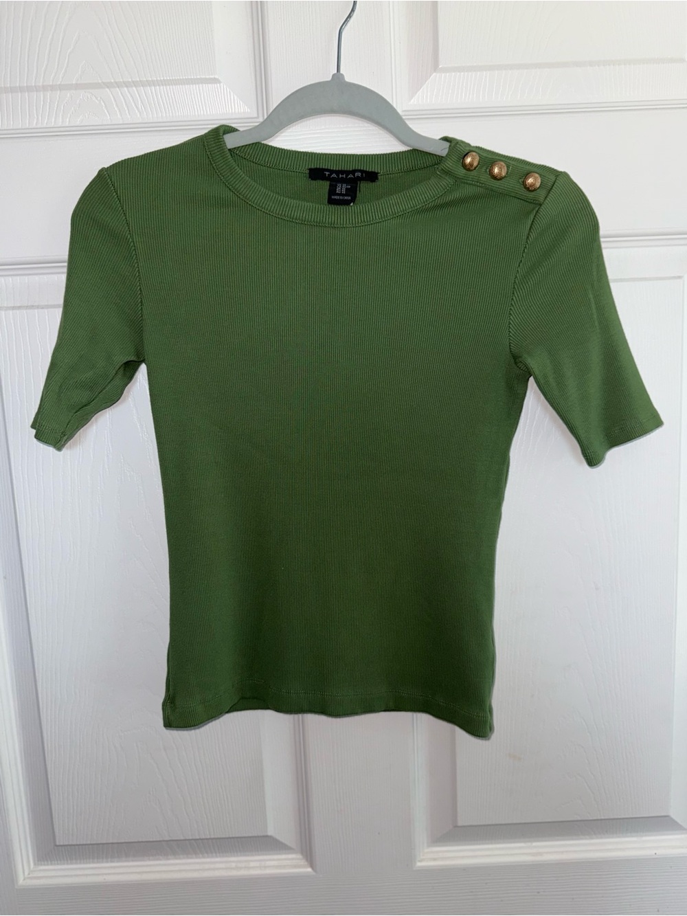 Tahari Green Short Sleeve Ribbed Top with Gold Shoulder Buttons